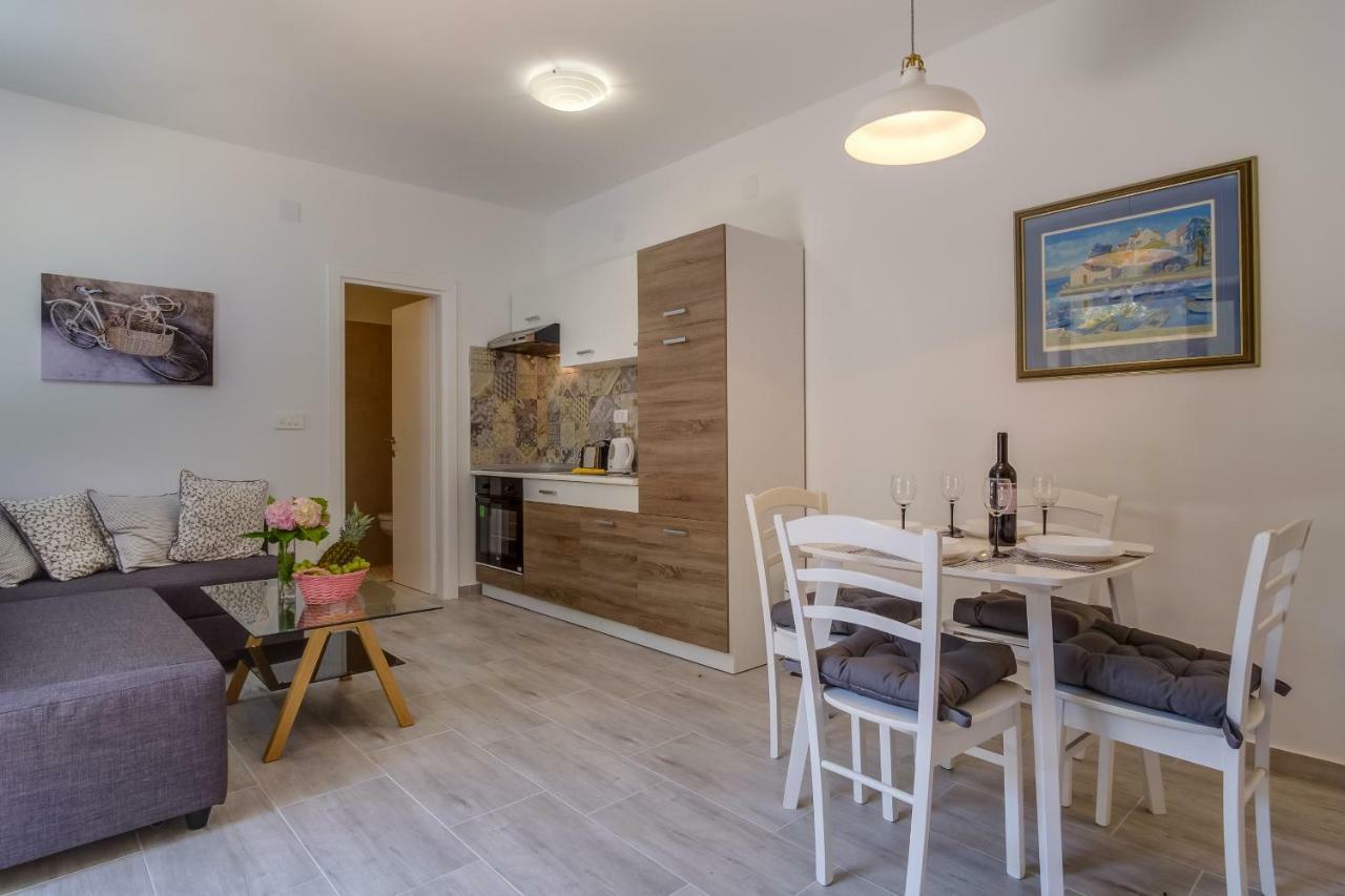 Cuore Di Milka Apartments ヴェリ・ロシニュ エクステリア 写真
